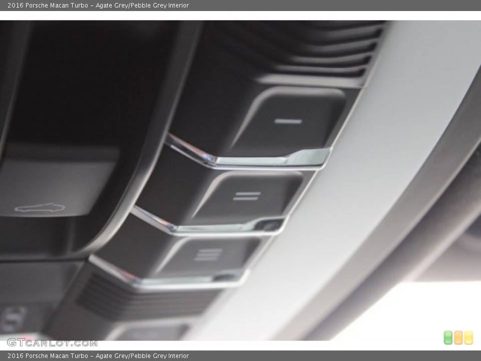 Agate Grey/Pebble Grey Interior Controls for the 2016 Porsche Macan Turbo #108099860