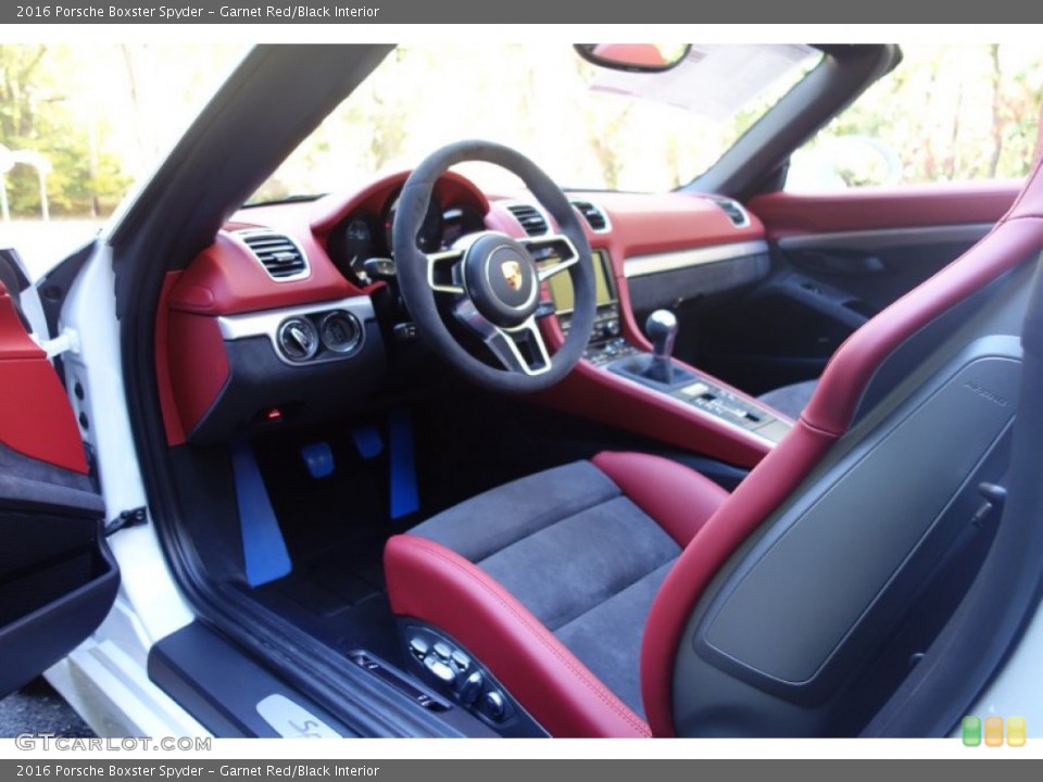 Garnet Red/Black Interior Photo for the 2016 Porsche Boxster Spyder #108247743