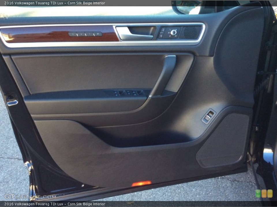 Corn Silk Beige Interior Door Panel for the 2016 Volkswagen Touareg TDI Lux #108280808
