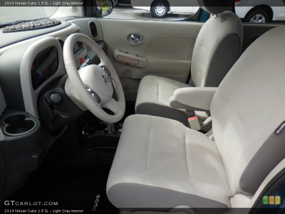 Light Gray 2014 Nissan Cube Interiors