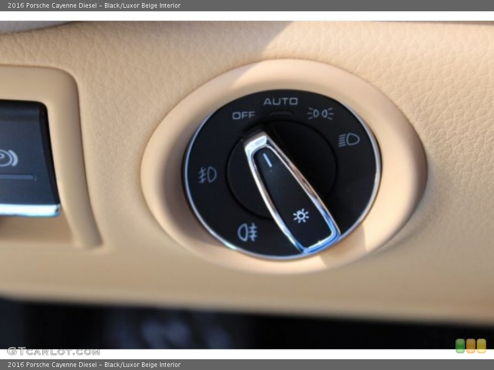 Black/Luxor Beige Interior Controls for the 2016 Porsche Cayenne Diesel #108309327