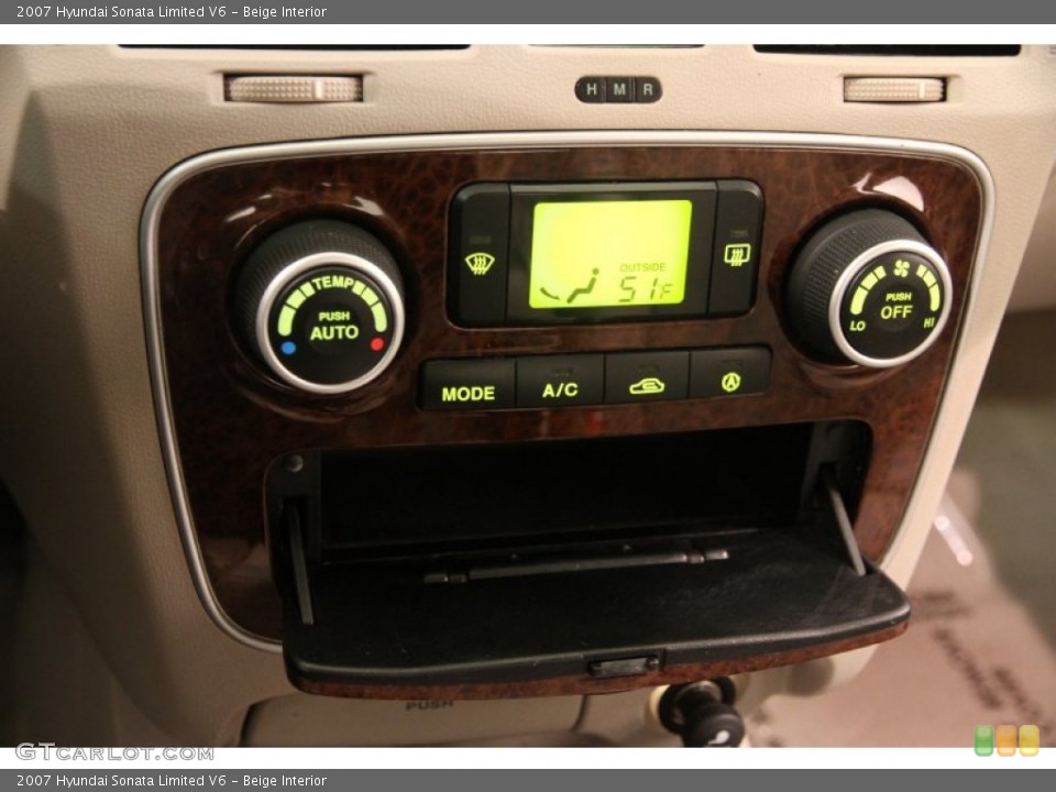 Beige Interior Controls for the 2007 Hyundai Sonata Limited V6 #108324039