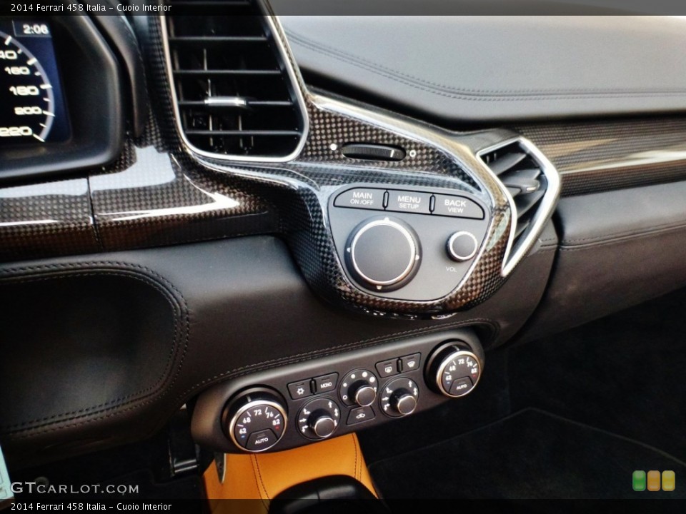 Cuoio Interior Controls for the 2014 Ferrari 458 Italia #108348368
