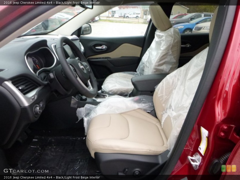 Black/Light Frost Beige Interior Photo for the 2016 Jeep Cherokee Limited 4x4 #108364371