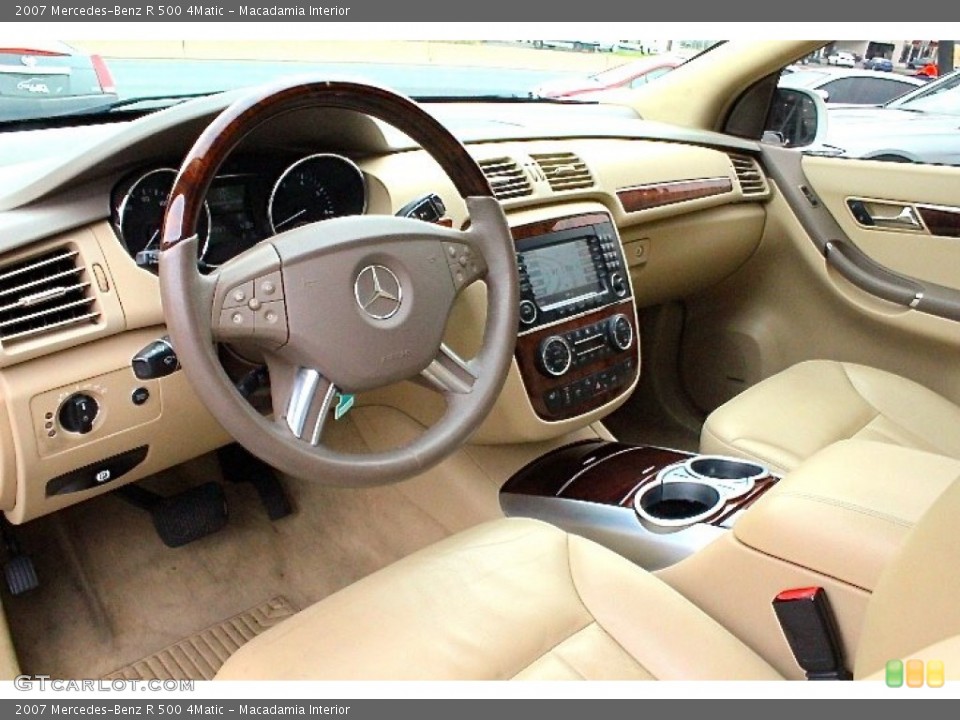 Macadamia Interior Photo for the 2007 Mercedes-Benz R 500 4Matic #108395391