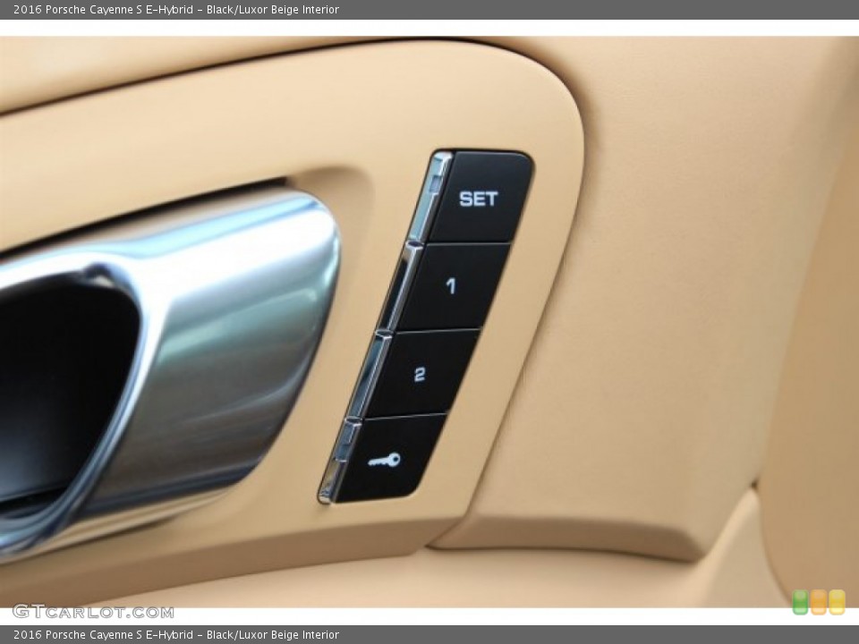 Black/Luxor Beige Interior Controls for the 2016 Porsche Cayenne S E-Hybrid #108508388