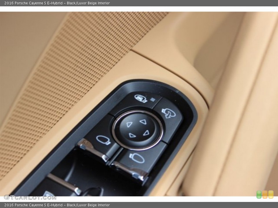 Black/Luxor Beige Interior Controls for the 2016 Porsche Cayenne S E-Hybrid #108508409
