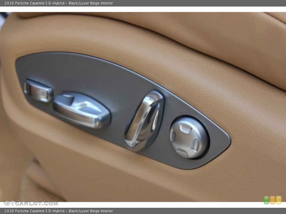 Black/Luxor Beige Interior Controls for the 2016 Porsche Cayenne S E-Hybrid #108508457