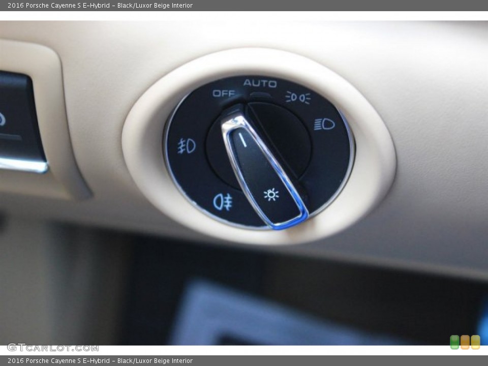 Black/Luxor Beige Interior Controls for the 2016 Porsche Cayenne S E-Hybrid #108508853