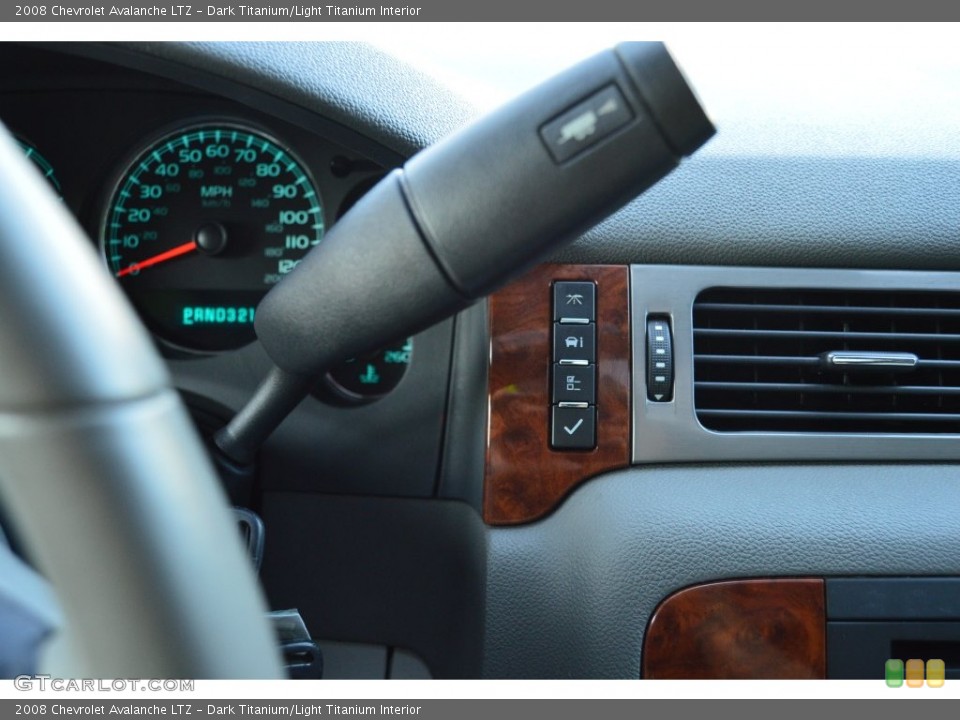 Dark Titanium/Light Titanium Interior Controls for the 2008 Chevrolet Avalanche LTZ #108520919