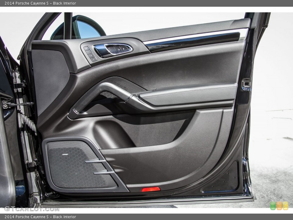Black Interior Door Panel for the 2014 Porsche Cayenne S #108521714