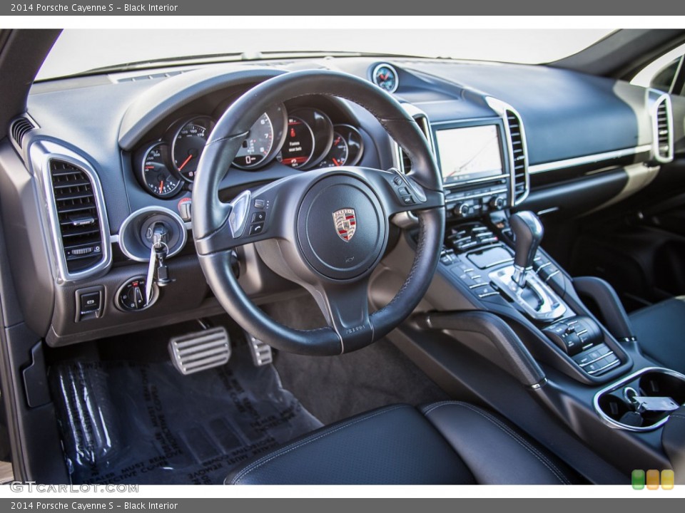 Black Interior Prime Interior for the 2014 Porsche Cayenne S #108521783