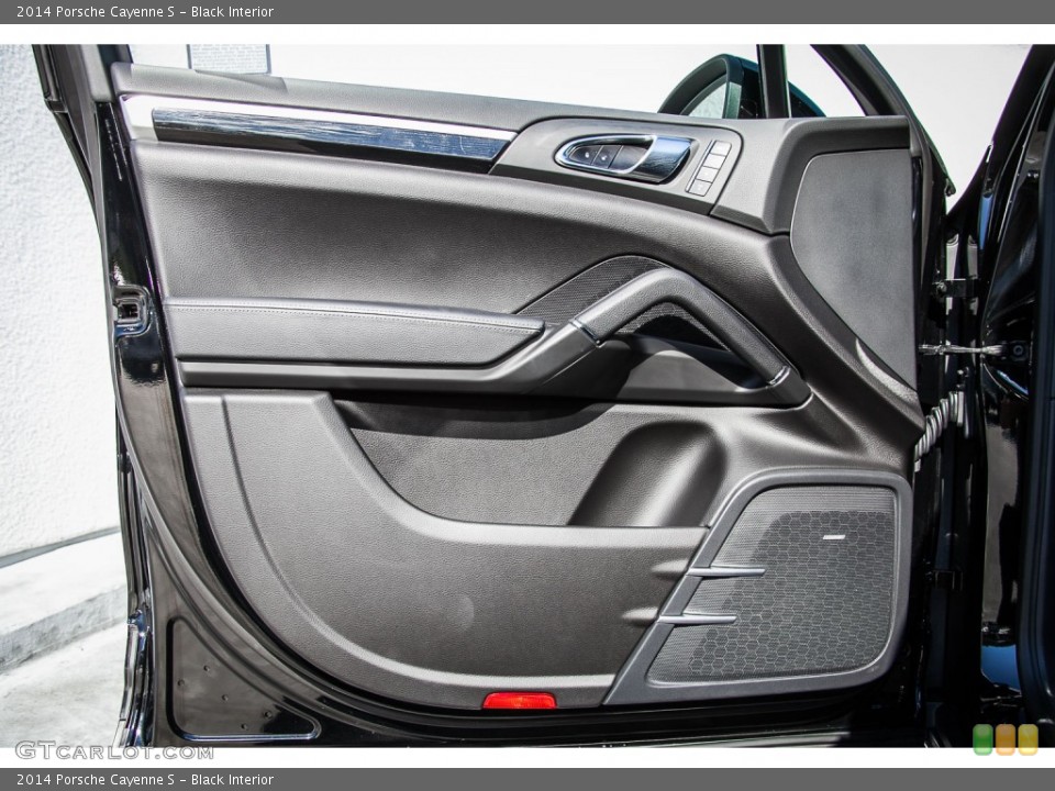 Black Interior Door Panel for the 2014 Porsche Cayenne S #108522008