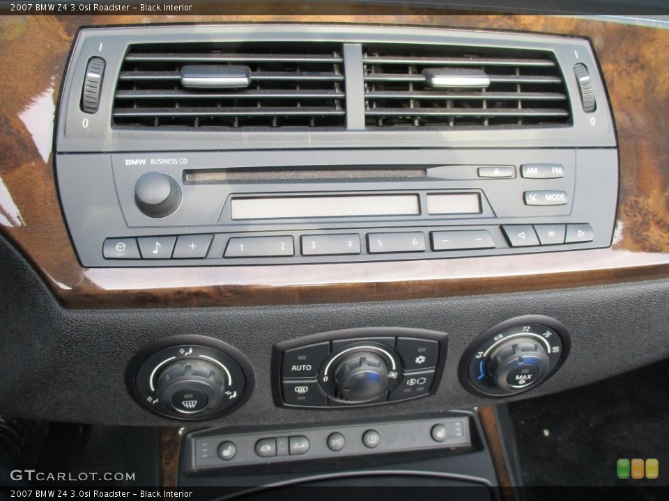 Black Interior Controls for the 2007 BMW Z4 3.0si Roadster #108799221