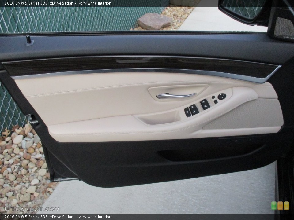 Ivory White Interior Door Panel for the 2016 BMW 5 Series 535i xDrive Sedan #108801021