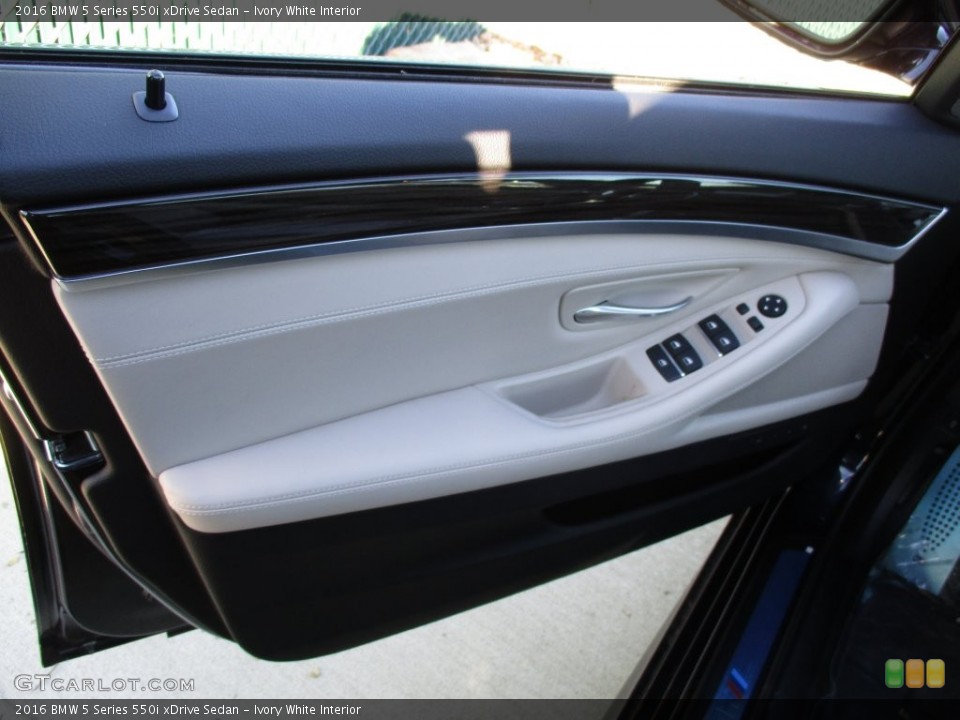 Ivory White Interior Door Panel for the 2016 BMW 5 Series 550i xDrive Sedan #108981611