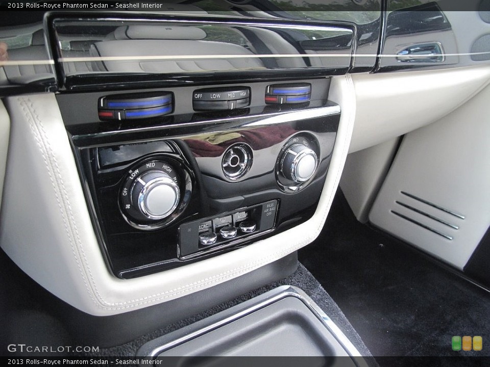 Seashell Interior Controls for the 2013 Rolls-Royce Phantom Sedan #109119671