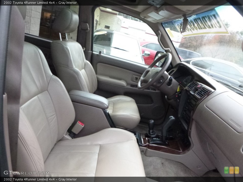Gray Interior Photo for the 2002 Toyota 4Runner Limited 4x4 #109157998
