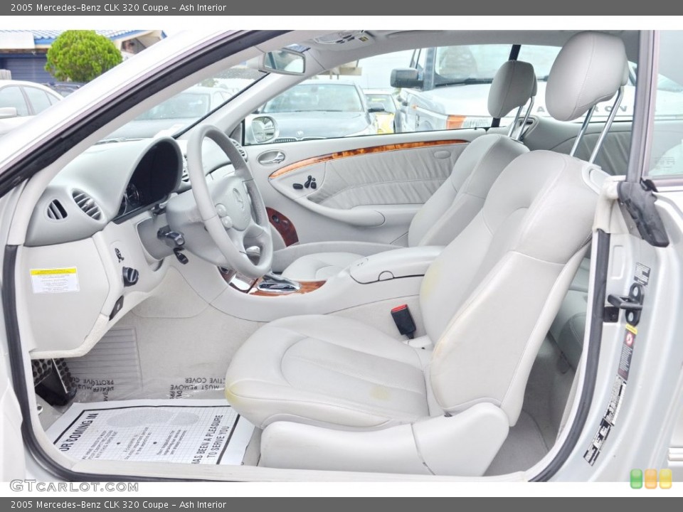 Ash Interior Photo for the 2005 Mercedes-Benz CLK 320 Coupe #109197331
