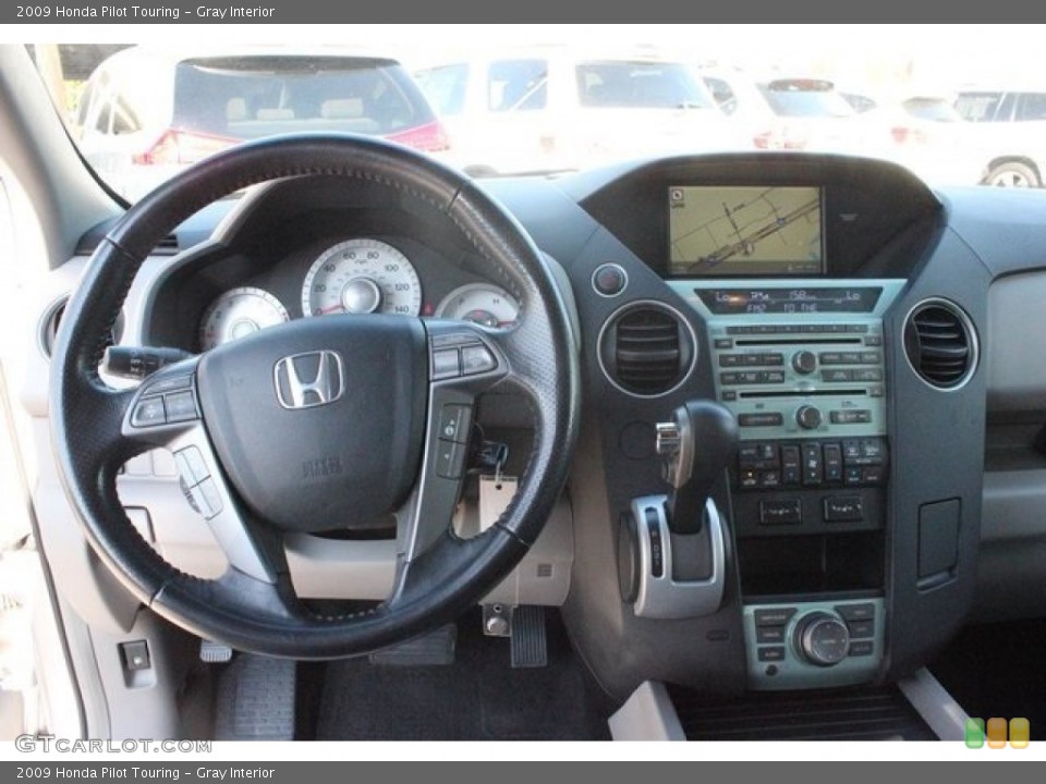 Gray Interior Dashboard for the 2009 Honda Pilot Touring #109265355