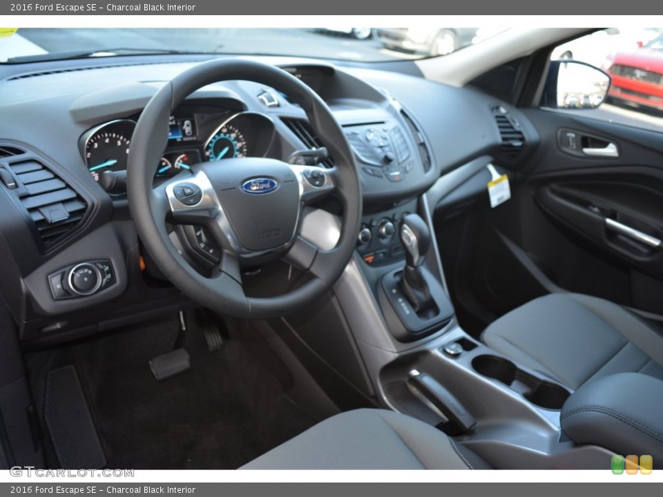 Charcoal Black Interior Photo for the 2016 Ford Escape SE #109339517