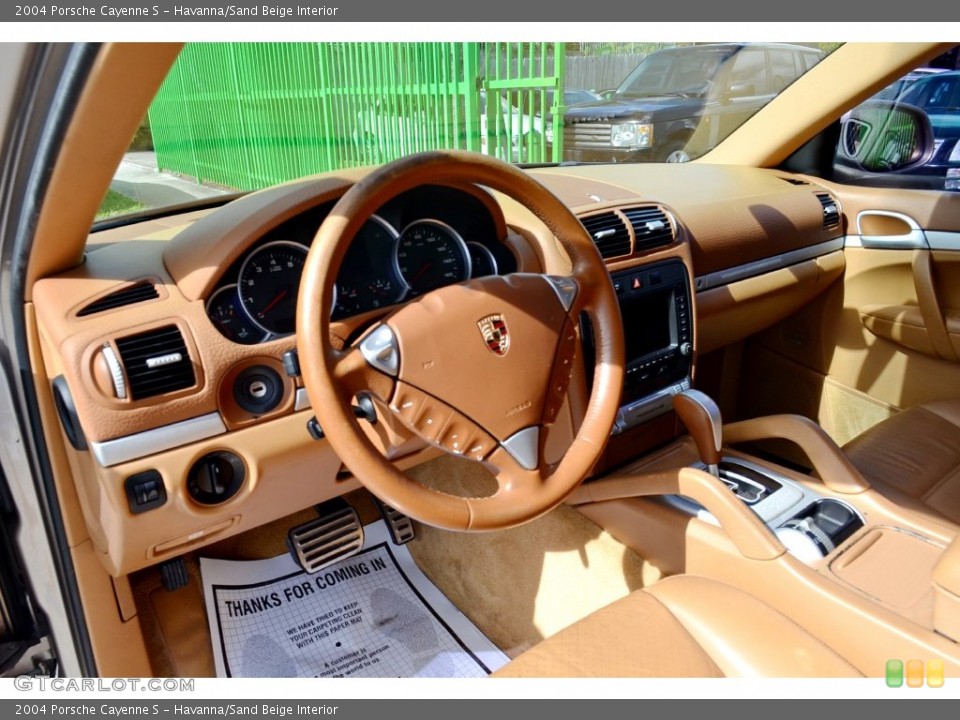 Havanna/Sand Beige Interior Dashboard for the 2004 Porsche Cayenne S #109379529