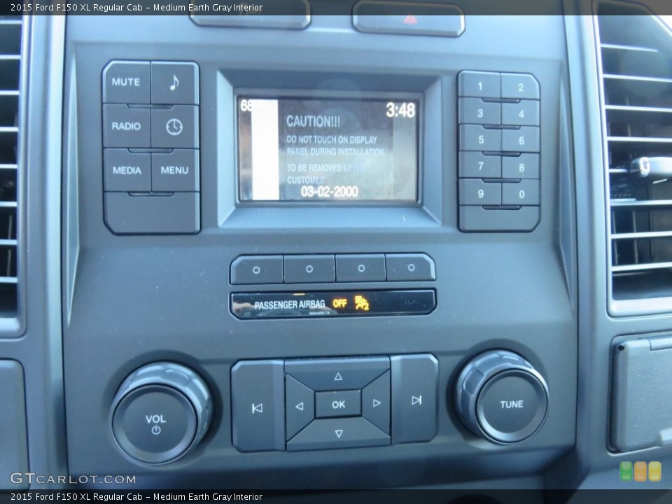 Medium Earth Gray Interior Controls for the 2015 Ford F150 XL Regular Cab #109413456