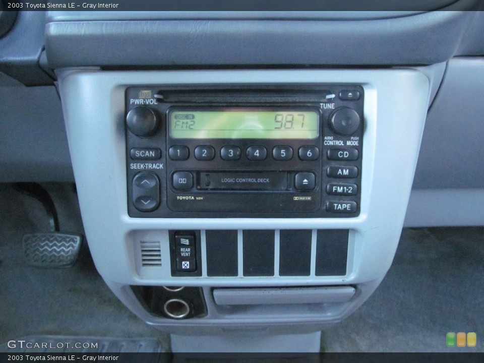 Gray Interior Controls for the 2003 Toyota Sienna LE #109416762