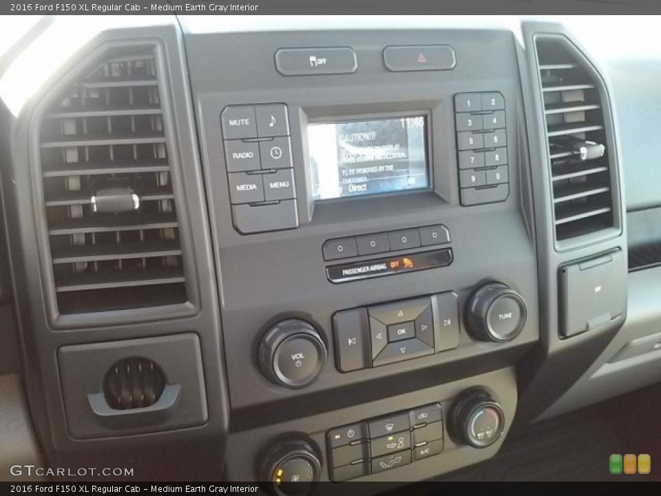 Medium Earth Gray Interior Controls for the 2016 Ford F150 XL Regular Cab #109531914