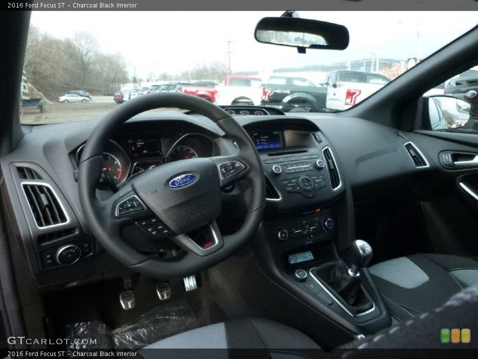 Charcoal Black 2016 Ford Focus Interiors