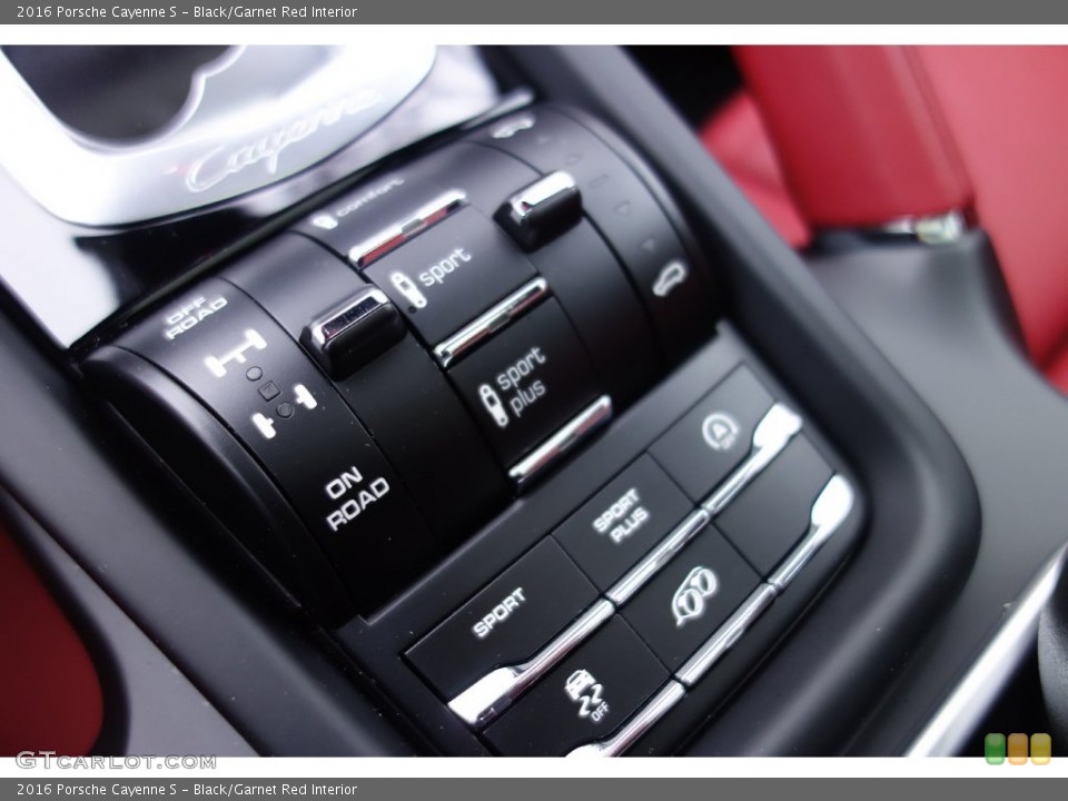 Black/Garnet Red Interior Controls for the 2016 Porsche Cayenne S #109574571