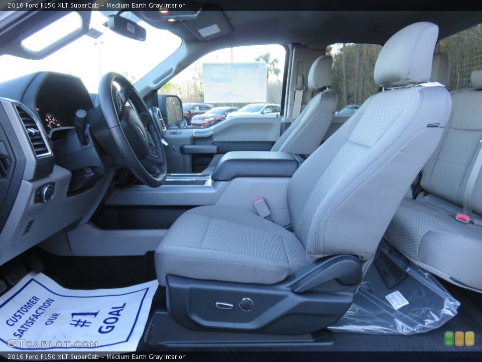 Medium Earth Gray Interior Photo for the 2016 Ford F150 XLT SuperCab #110043980