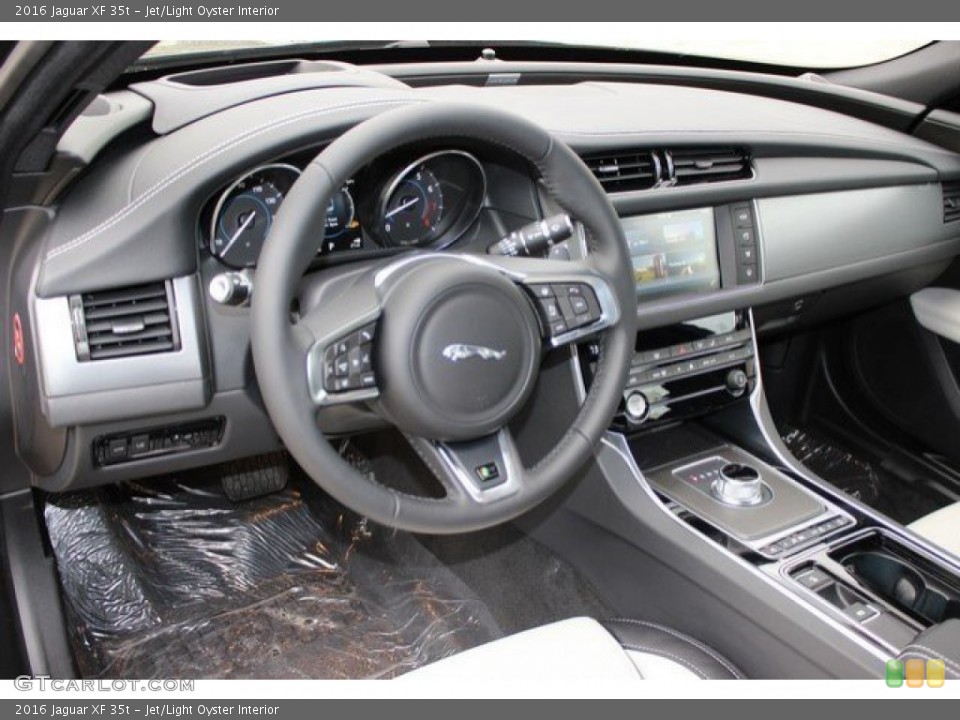 Jet/Light Oyster Interior Prime Interior for the 2016 Jaguar XF 35t #110180500