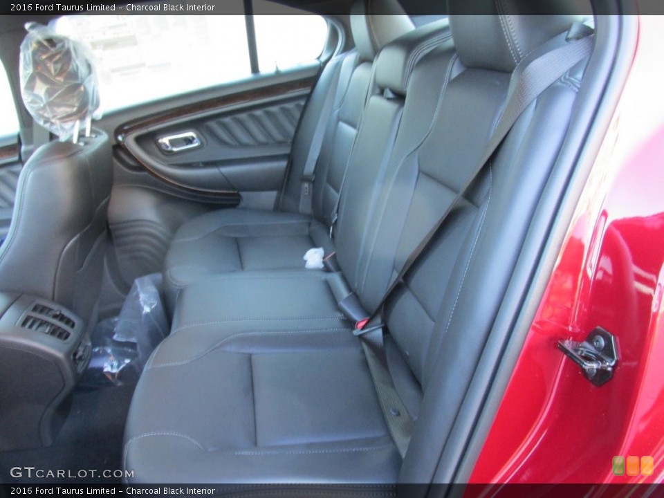 Charcoal Black Interior Rear Seat for the 2016 Ford Taurus Limited #110215366