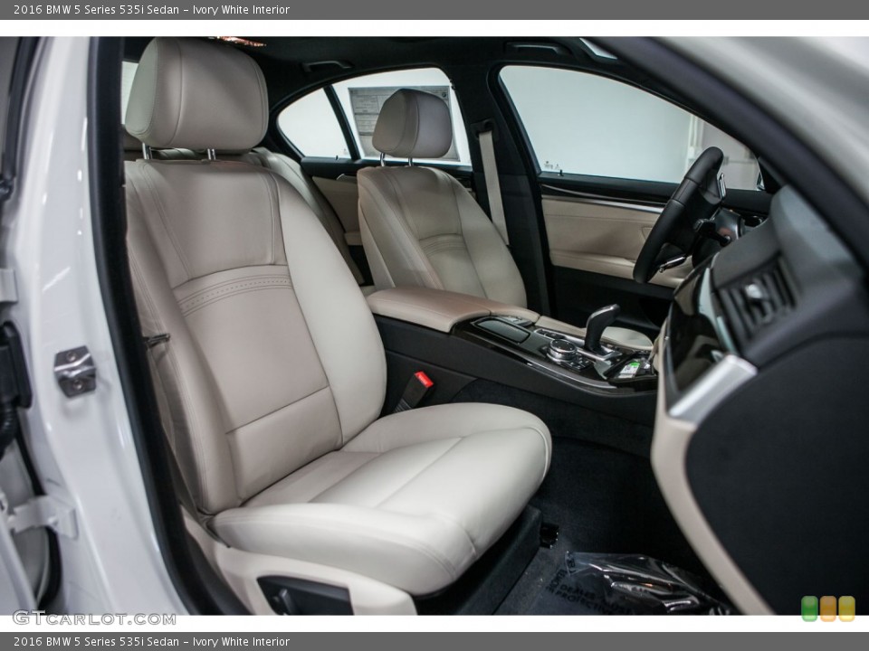 Ivory White Interior Photo for the 2016 BMW 5 Series 535i Sedan #110231087