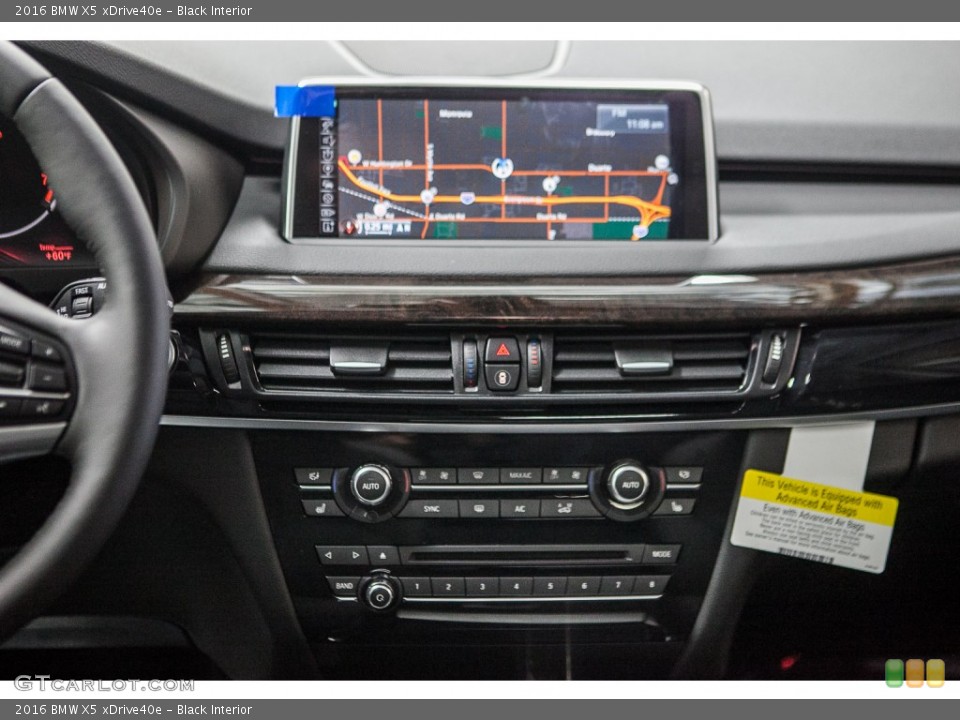 Black Interior Controls for the 2016 BMW X5 xDrive40e #110315381