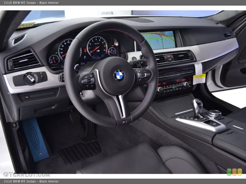 Black Interior Photo for the 2016 BMW M5 Sedan #110317090