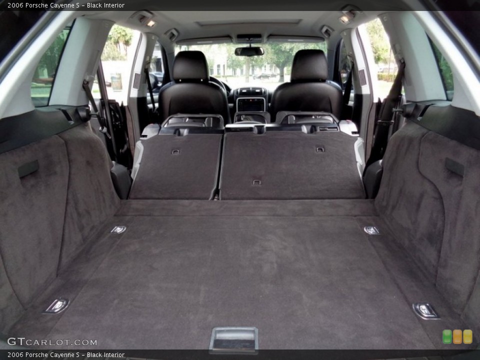Black Interior Trunk for the 2006 Porsche Cayenne S #110482487