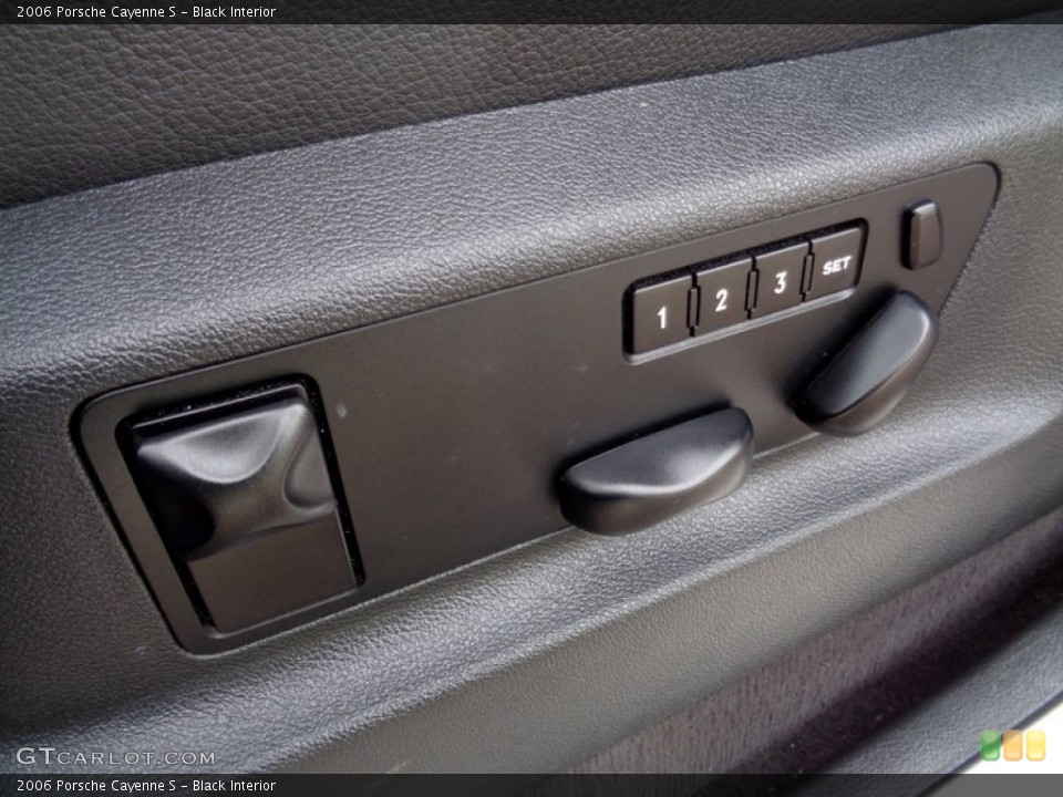 Black Interior Controls for the 2006 Porsche Cayenne S #110482730