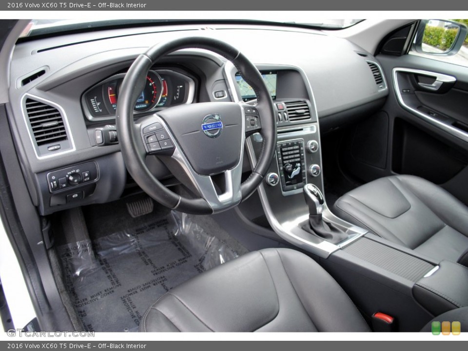 Off-Black Interior Photo for the 2016 Volvo XC60 T5 Drive-E #110612182