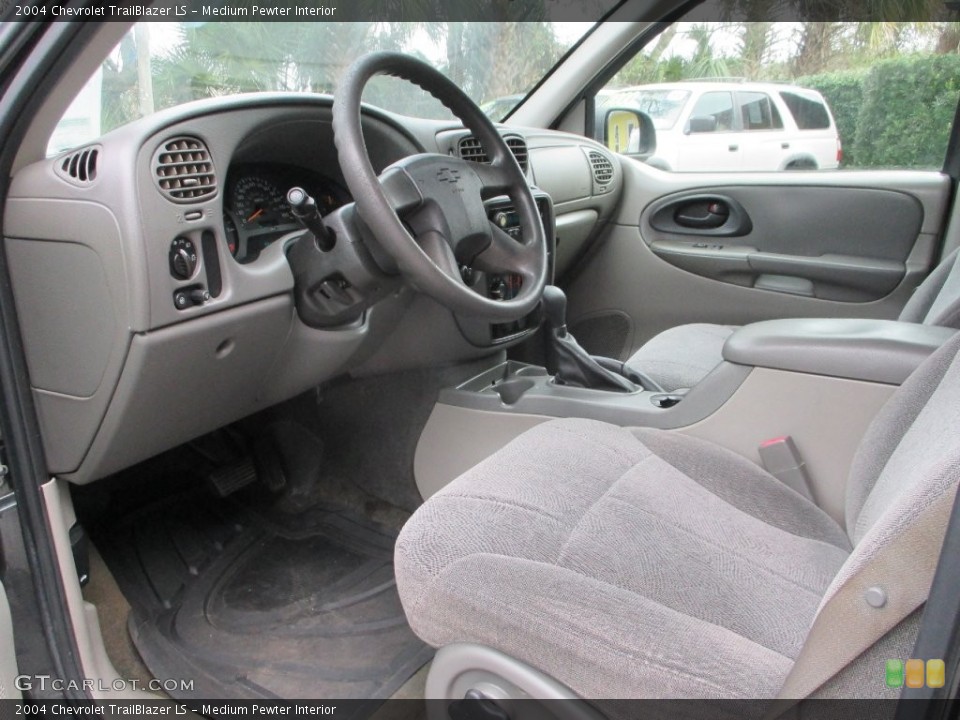 Medium Pewter Interior Photo for the 2004 Chevrolet TrailBlazer LS #110631330