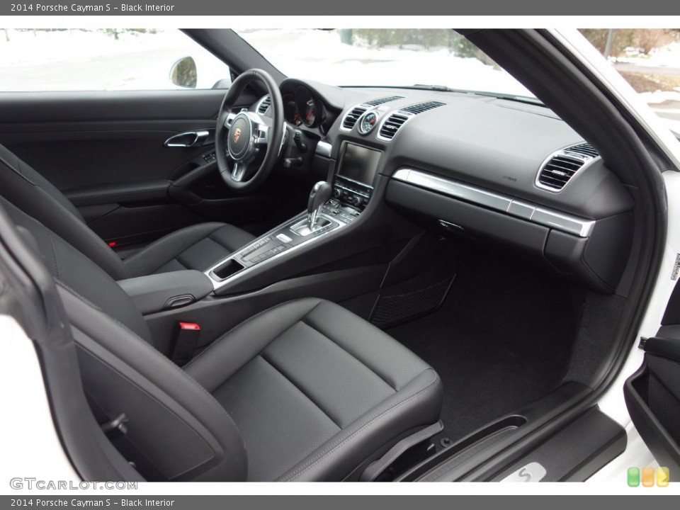 Black Interior Dashboard for the 2014 Porsche Cayman S #110722705