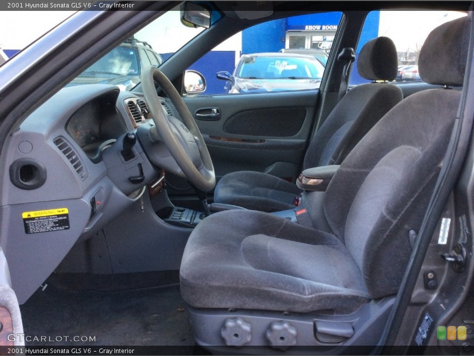 Gray Interior Photo for the 2001 Hyundai Sonata GLS V6 #110738194