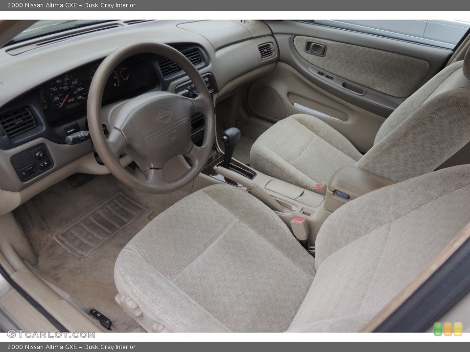 Dusk Gray Interior Photo for the 2000 Nissan Altima GXE #110820312