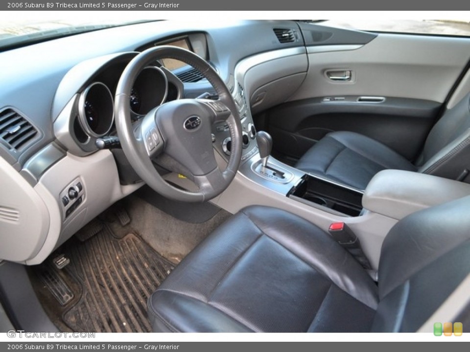 Gray Interior Photo for the 2006 Subaru B9 Tribeca Limited 5 Passenger #110826654