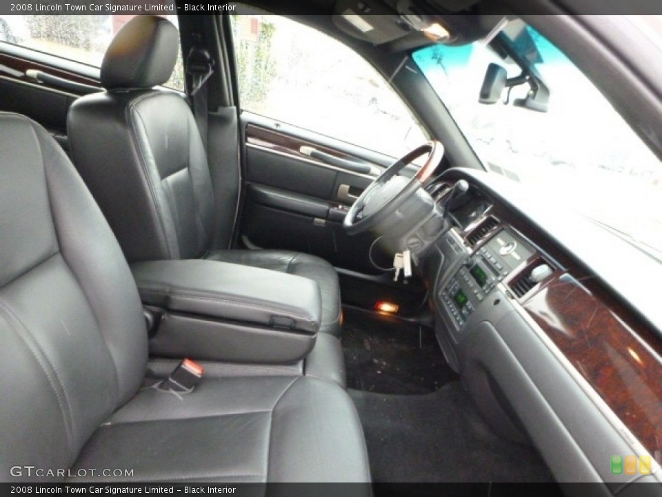 Black Interior Photo for the 2008 Lincoln Town Car Signature Limited #110838240