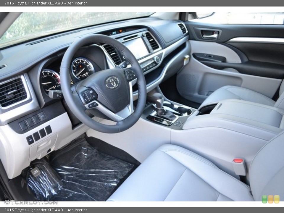 Ash 2016 Toyota Highlander Interiors