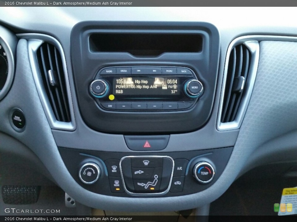 Dark Atmosphere/Medium Ash Gray Interior Controls for the 2016 Chevrolet Malibu L #111067949
