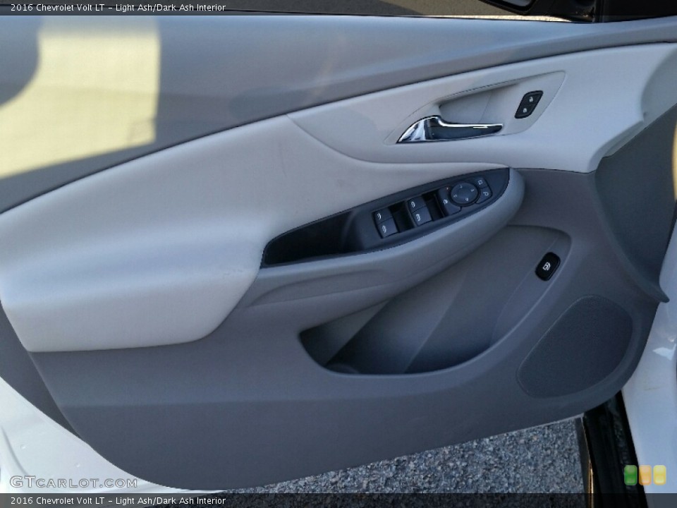 Light Ash/Dark Ash Interior Door Panel for the 2016 Chevrolet Volt LT #111108041