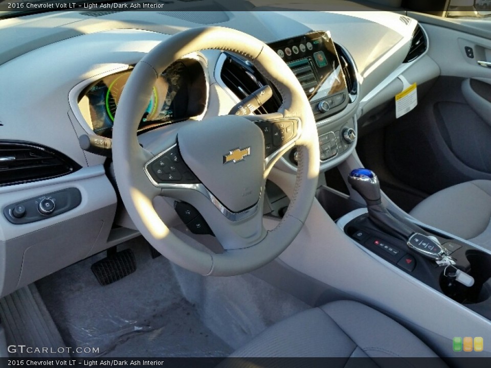 Light Ash/Dark Ash 2016 Chevrolet Volt Interiors